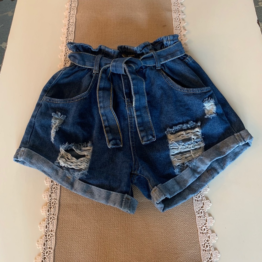 NWOT Belted Distressed Paper Bag Denim Shorts